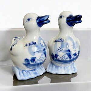 Delft Blue Handpainted Ducks In A Basket Salt And Pepper Shaker Set Vintage
